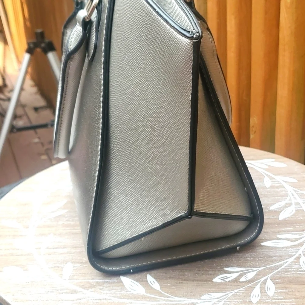 Kenneth Cole Reaction Geometric Satchel Handbag Keychain